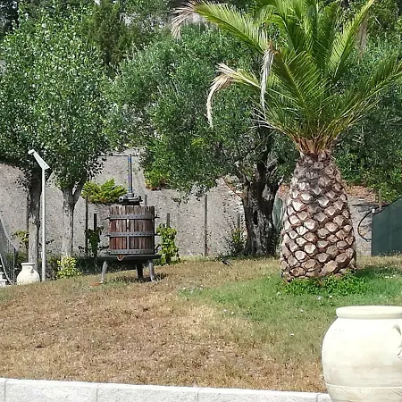 I Tre Ulivi Farm stay Paternopoli